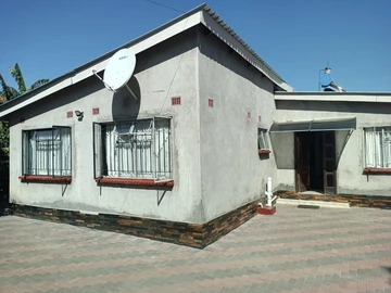 8 Bedroom House