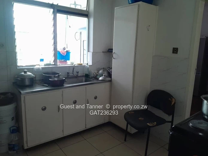Modern 2BR Flat for Sale at Chelmscote Mansion, Bainnes Ave – Borehole, Elevator & Share Certificate