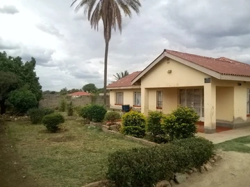 4-Bedroom Family Home For Sale in Kadoma