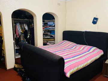 6 Bedroom House