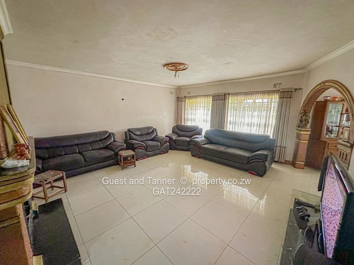 4 Bedroomed house For Sale In Marlborough