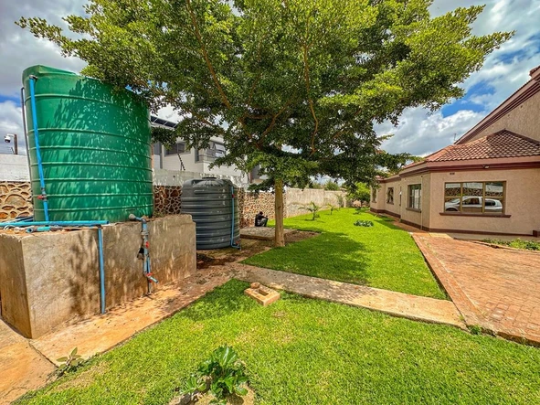 5 Bedroom House