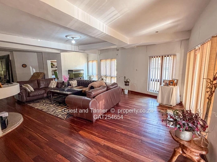 6-Bedroom Home in Borrowdale Brooke For sale 