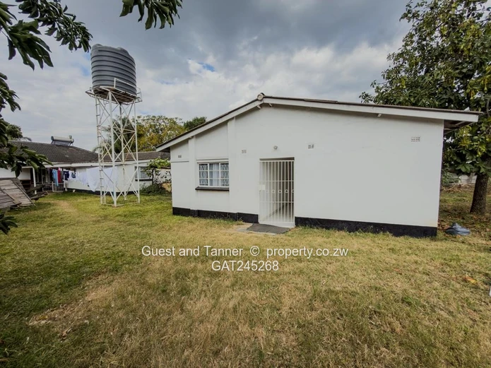  6-Bedroom House For Sale In Old Marlborough