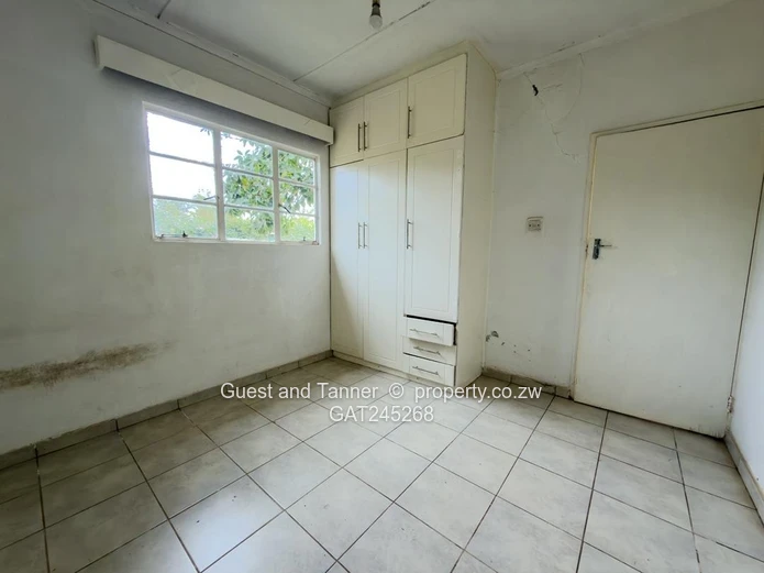  6-Bedroom House For Sale In Old Marlborough