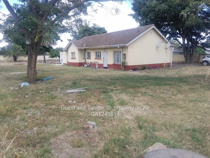 4 BED House for Sale in Waterfalls with Title Deed