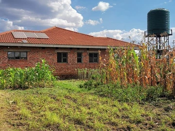 5 Bedroom House