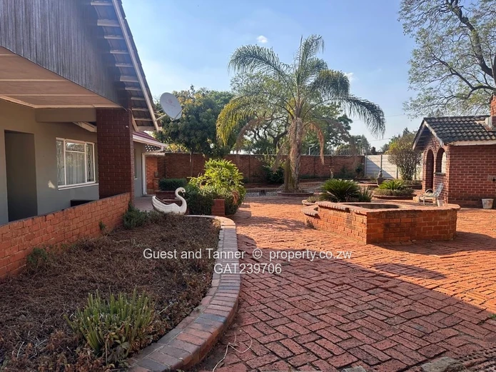 Prime Belvedere Family Home for Sale - Cottage, Swimming Pool & Mature Landscaped Garden with Deed (Sole Mandate)