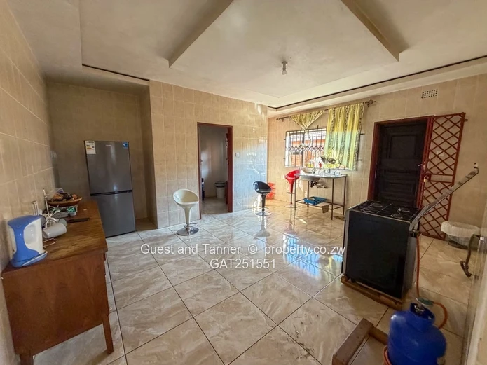 4-Bedroom House For Sale in Fairview, Westgate