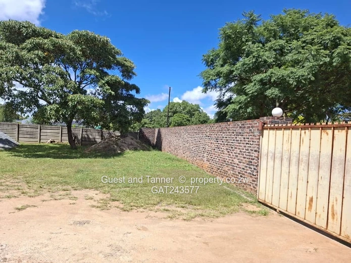 5-Bedroom House For Sale In Borrowdale West