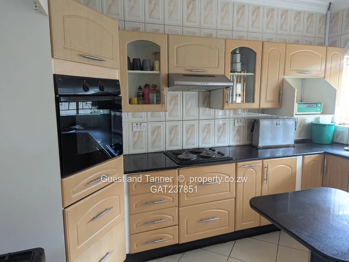 Reduced to Sell! House For Sale in Bloomingdale