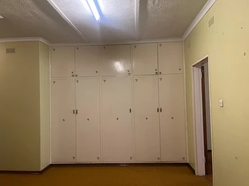 ?? To rent : Elegant Family Home –  Gunhil Avenue