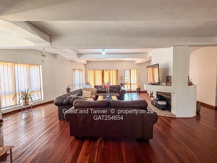 6-Bedroom Home in Borrowdale Brooke For sale 