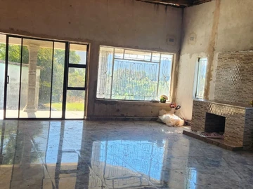 6 Bedroom House