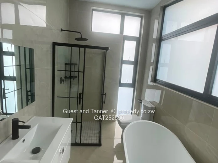 Monavale Modern Luxury Duplex | Close to the CBD