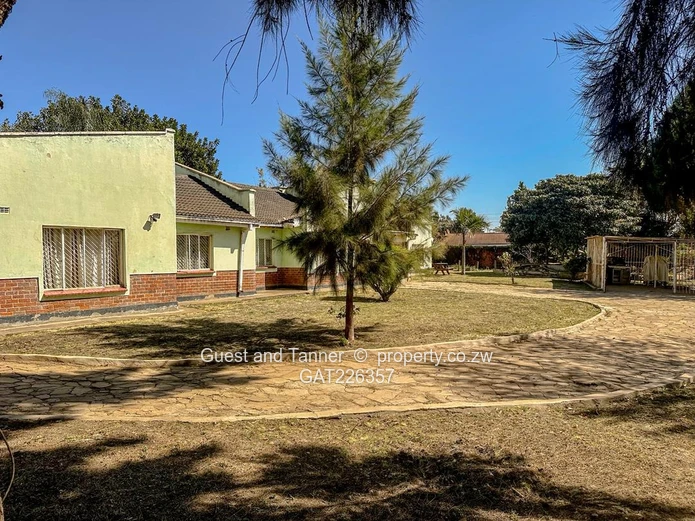 Spacious 5 Bedroom Home for Sale in New Marlborough, Harare
