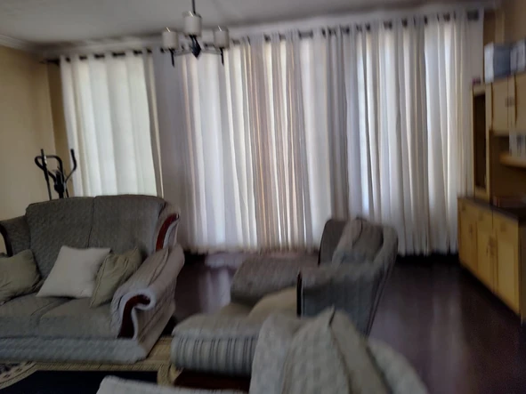 2 Bedroom Flat & Apartment