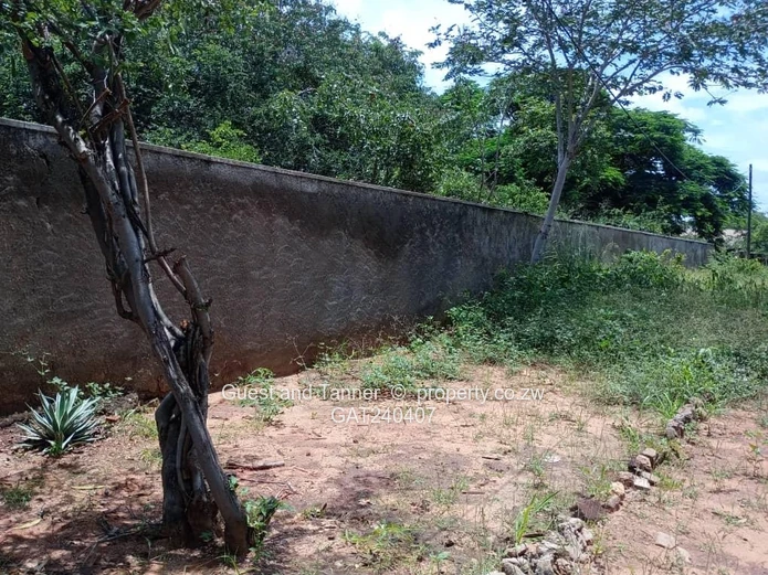 Low-Density Investment Opportunity on 2,100 sqm in Victoria Falls