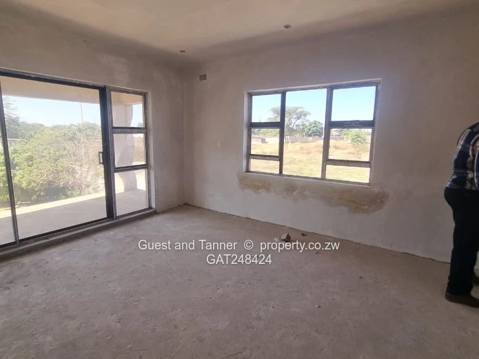 SPACIOUS FAMILY HOME ON 2284sqm FOR SALE IN RIVERSIDE, RUWA 