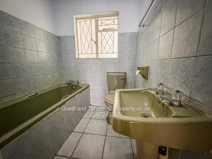  6-Bedroom House For Sale In Old Marlborough