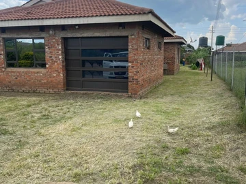 5 Bedroom House