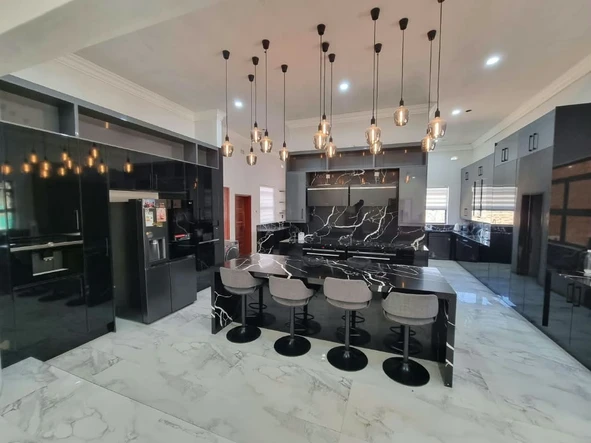 7 Bedroom House