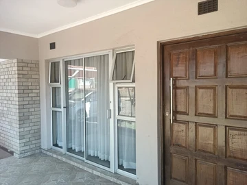 2 Bedroom Garden Flat