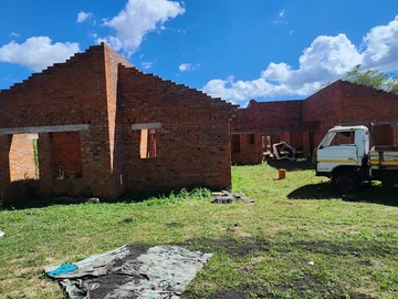 6 Bedroom House
