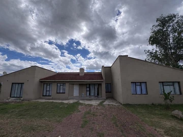 6 Bedroom House