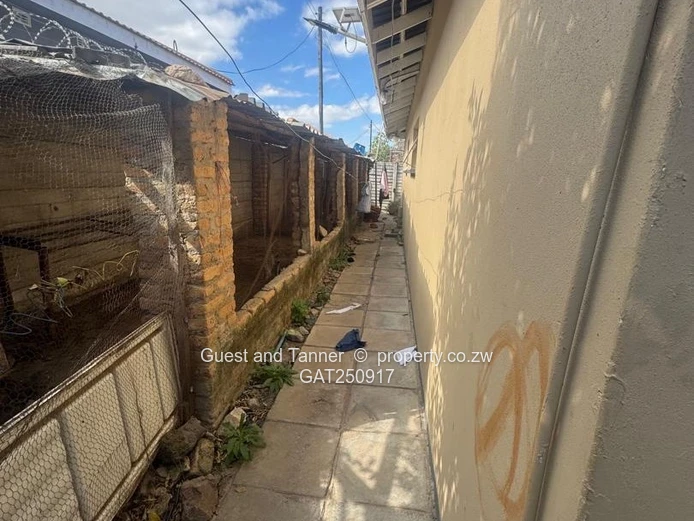 House for Sale in Damofalls, Ruwa