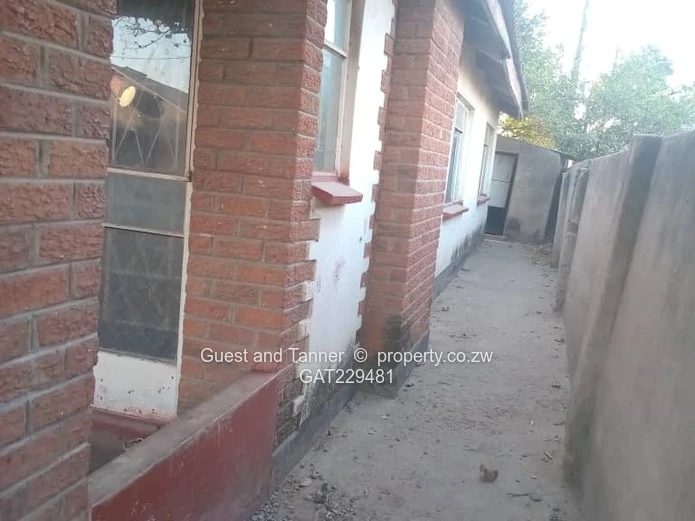 For Sale: House in Manyame Park