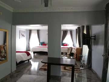 6 Bedroom House