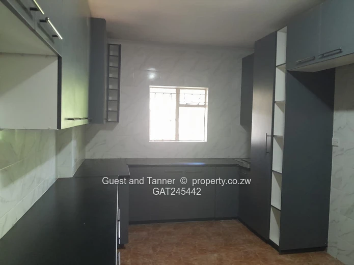 Modern 3-Bedroom Home to Rent in Haig Park, Mabelreign
