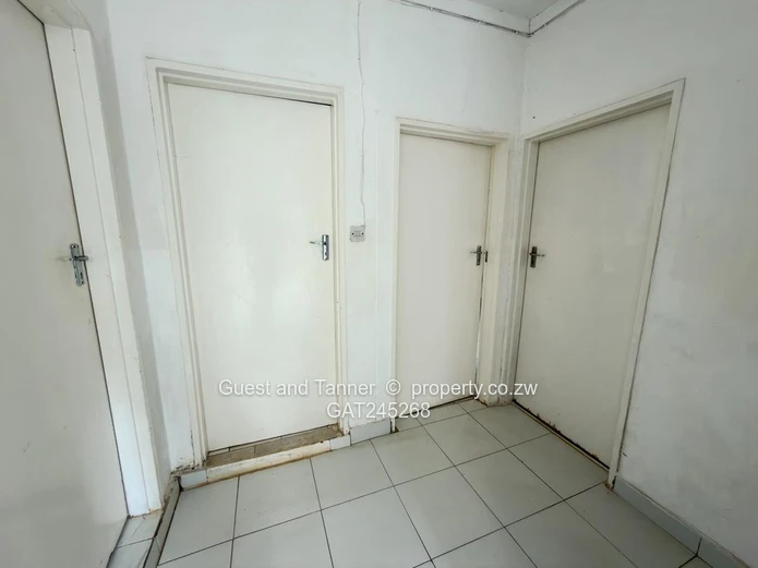  6-Bedroom House For Sale In Old Marlborough