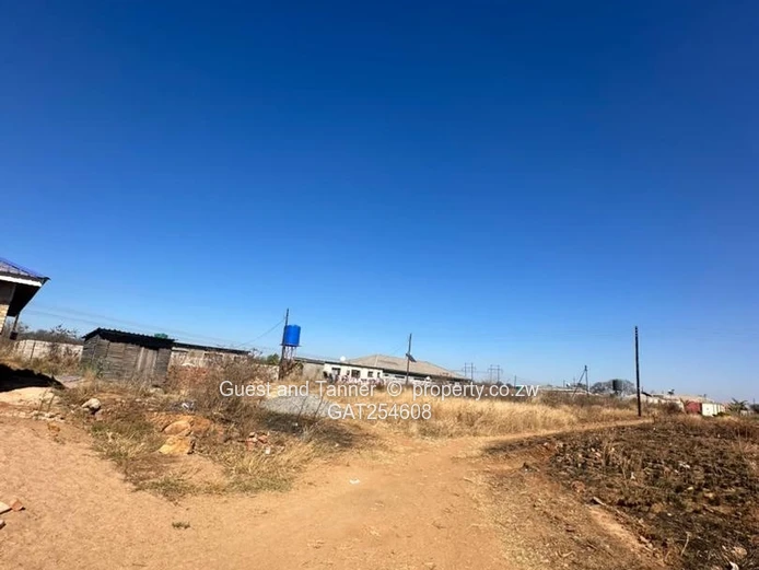 Vacant Corner Stand for Sale – Harrisvalle