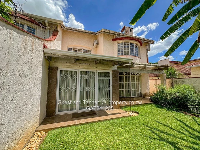 3-Bedroom Townhouse For Sale in Upper Avenues 