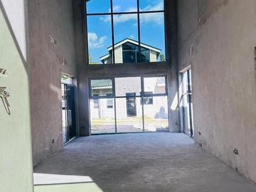 2 Bedroom Flat & Apartment
