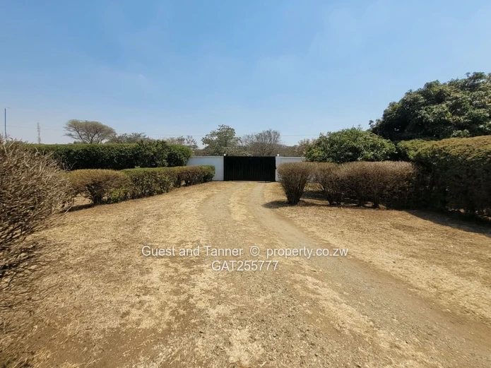 Spacious 5-Bedroom Double-Storey Property For Sale – Highlands