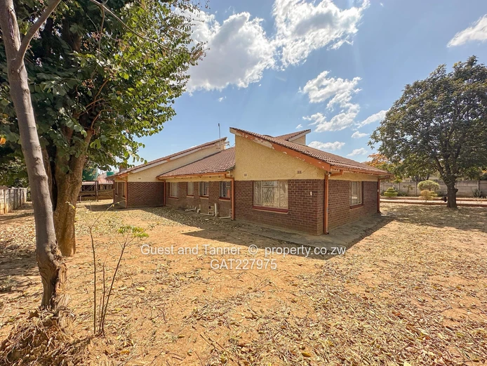 4-Bedroom House In Borrowdale West