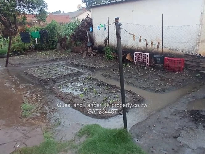 Quick Sale! Affordable 8-Room House for Sale in Mufakose near Harare - Council Cession