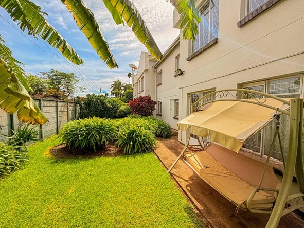 2 Bedroom Flat & Apartment