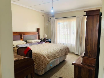 6 Bedroom House