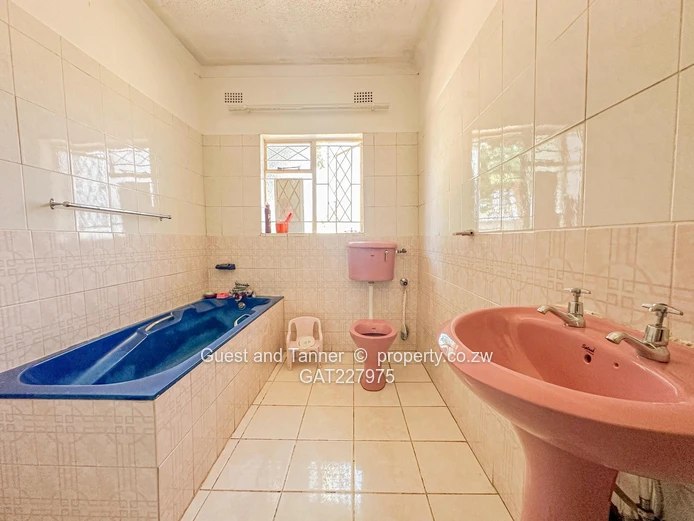 4-Bedroom House In Borrowdale West