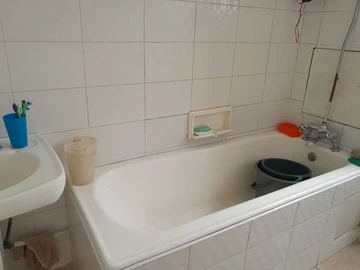2 Bedroom Flat & Apartment