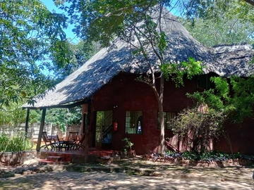 Hotel & Lodge