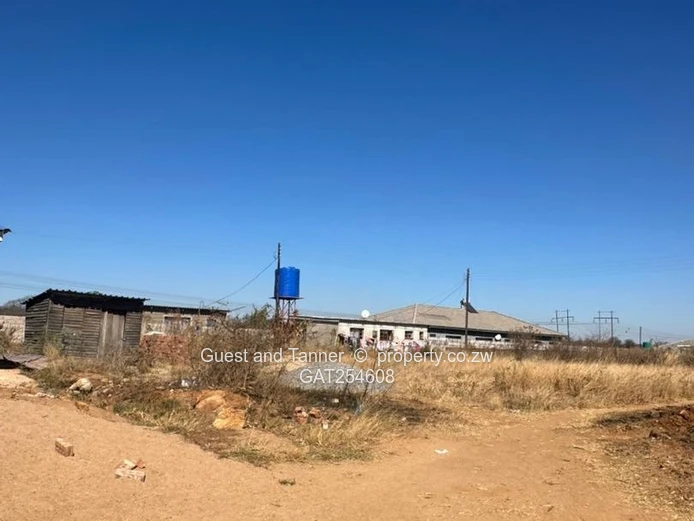 Vacant Corner Stand for Sale – Harrisvalle