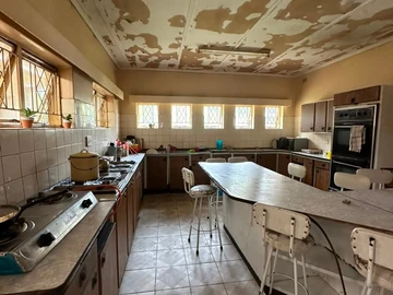 7 Bedroom House