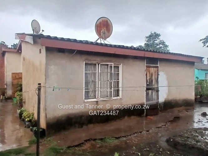 Quick Sale! Affordable 8-Room House for Sale in Mufakose near Harare - Council Cession