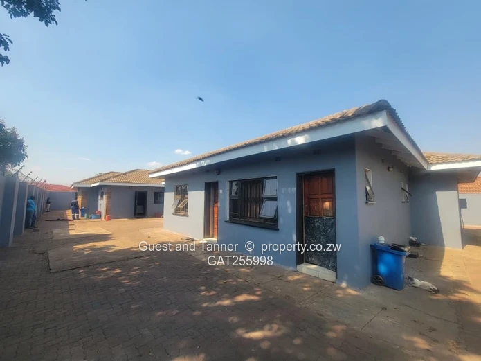 Spacious 8-Bedroom Property to Let in Belvedere West