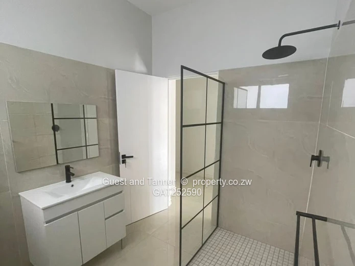 Monavale Modern Luxury Duplex | Close to the CBD